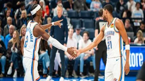 马龙樊振东王楚钦罕见同框，表情包盛宴尽显激动心情——中国青年报